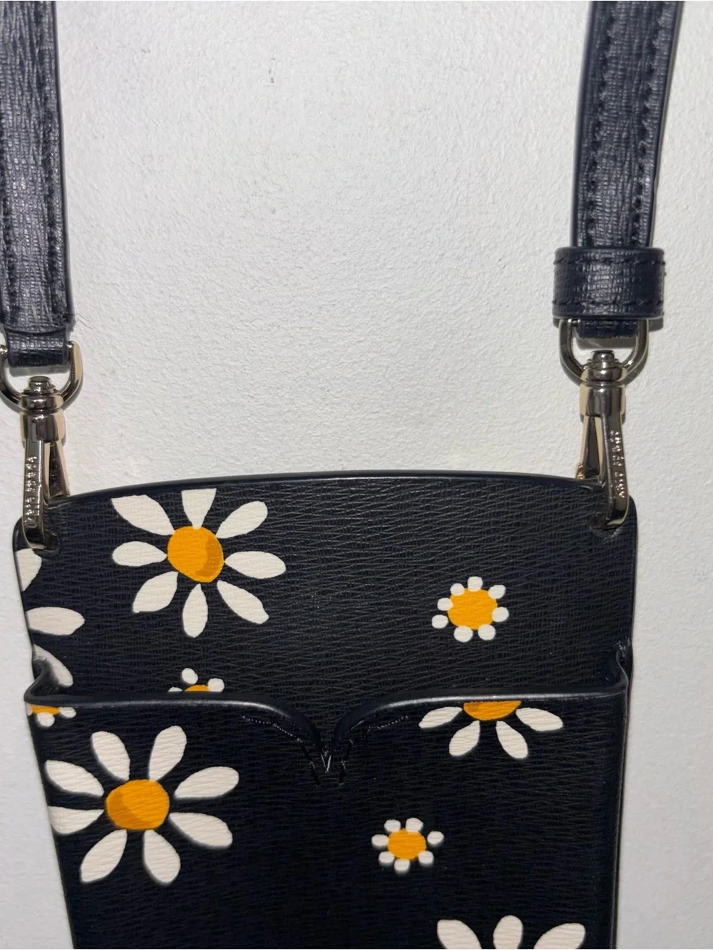 Kate Spade New York Spencer Daisy Dots Slim Crossbody Phone Bag Logo Gold